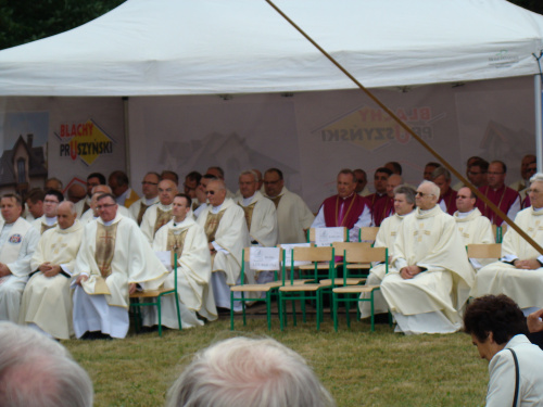 namiot z kapłanami