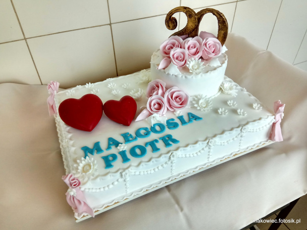 Tort na 20 rocznicę ślubu #tort #weselny #tort na #rocznicę #tort #okzjonalny #tort z #sercami #tort #torty