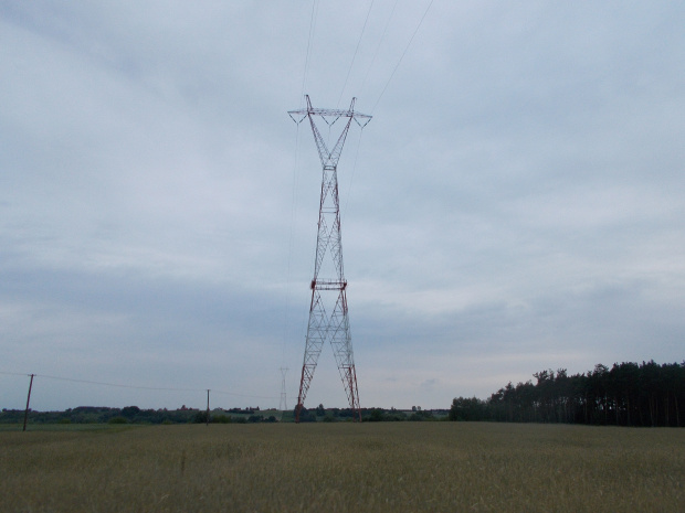 Energetyczny gigant nad Wisłą - na oko ma 100 metrów