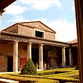 Włochy, Pompeje Dom Menandra był jednym z największych domów patrycjuszowskich w Pompejach.
