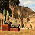 Pompeje - rzeźby Igora Mitoraja