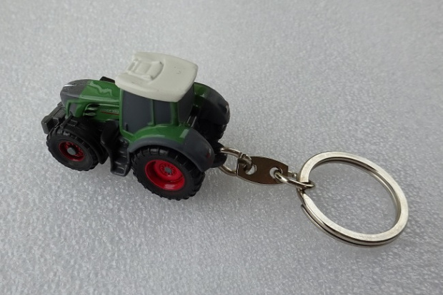 brelok Fendt 828