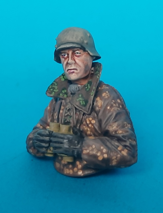 SS man bust 1-25 scale