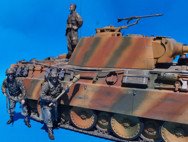 Tank hunters 1-25 scale