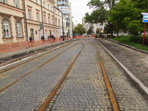 Stare torowisko tramwajowe na pl. Trzech Krzyży